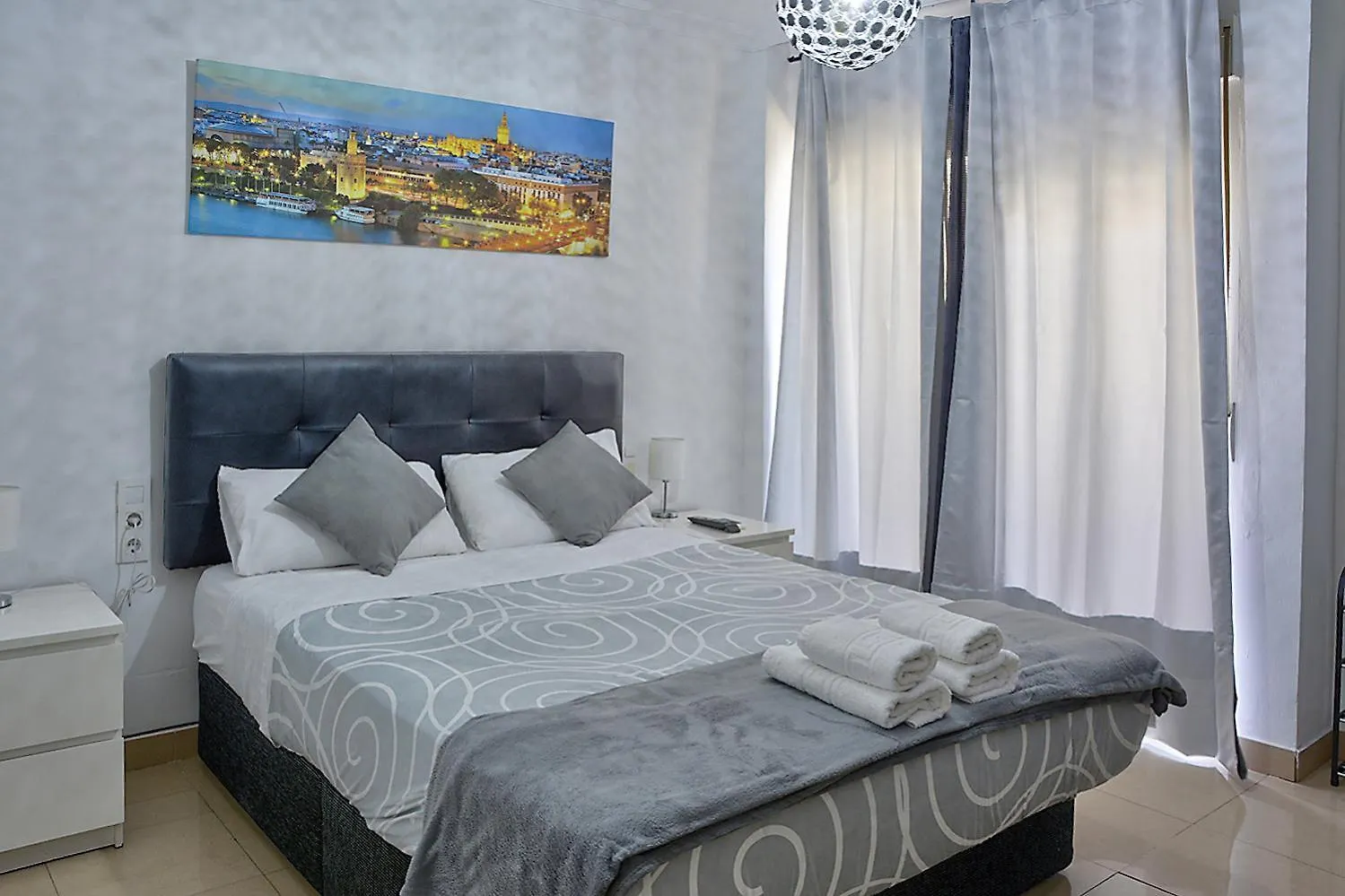 Apartamento Muralla Seville 0*,  Spain